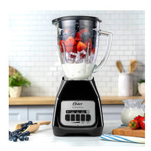 Licuadora Vaso Vidrio Botones 1.2 L/2 Vel Pulso 550 W Negra Oster
